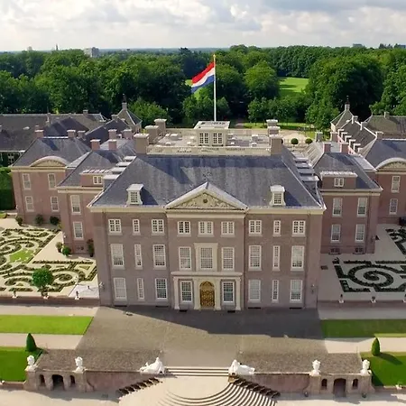 Holiday park Chalet Forel Op De Veluwe In Hoenderloo